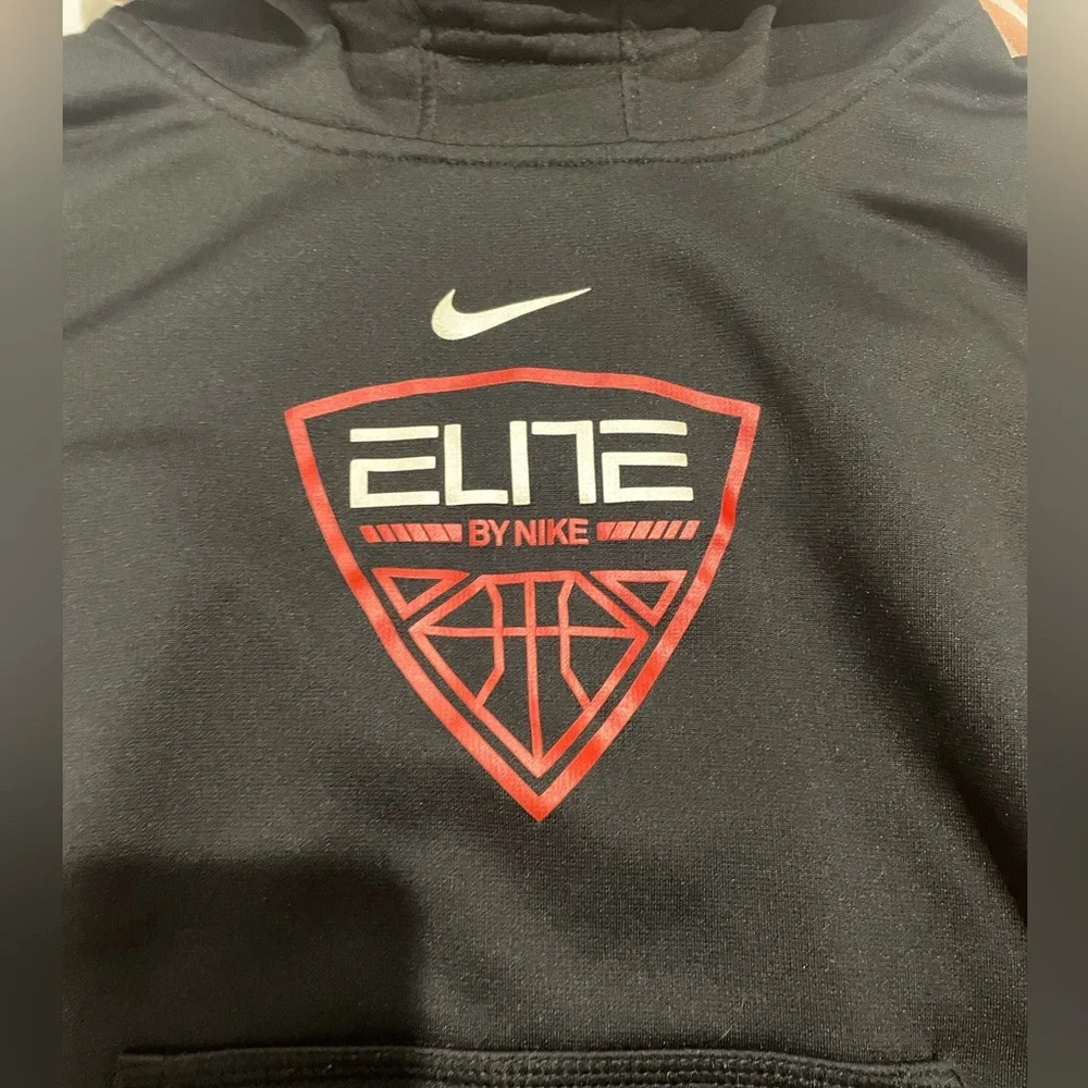 Elite by Nike Therma-Fit Boys Black and Red hoodie